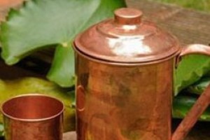 مهمترین مزایای نوشیدن آب در لیوان مسی!